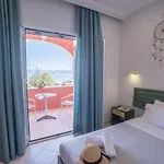 Christina Beachfront By Hotelius 3* Petrití