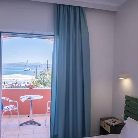 Christina Beachfront By Hotelius Oda ve Kahvaltı Petrití