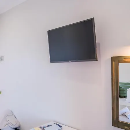 Christina Beachfront By Hotelius