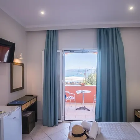 Oda ve Kahvaltı Christina Beachfront By Hotelius Petrití