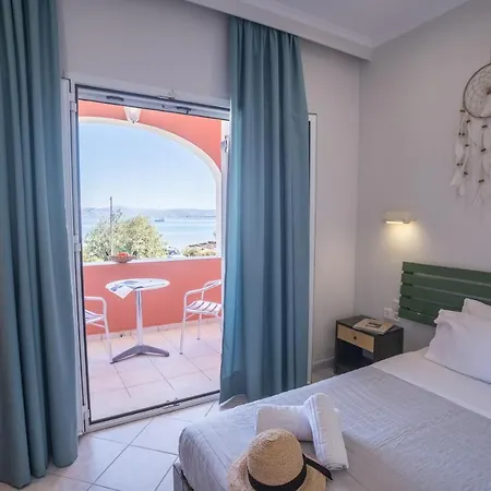 Christina Beachfront By Hotelius 4* Petrití