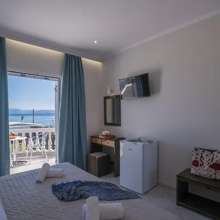 Bed & Breakfast Christina Beachfront By Hotelius Petrití