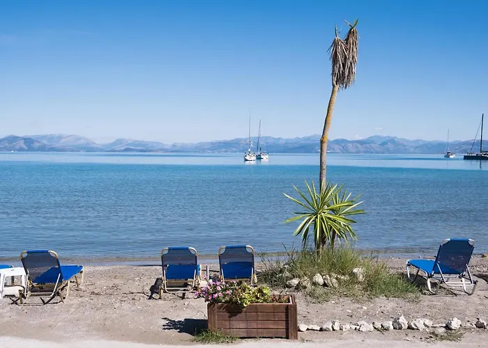 Christina Beachfront By Hotelius 3* Petrití