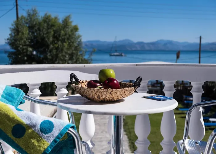 Bed & Breakfast Christina Beachfront By Hotelius Petrití