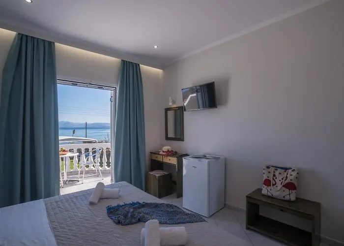 Bed & Breakfast Christina Beachfront By Hotelius Petrití