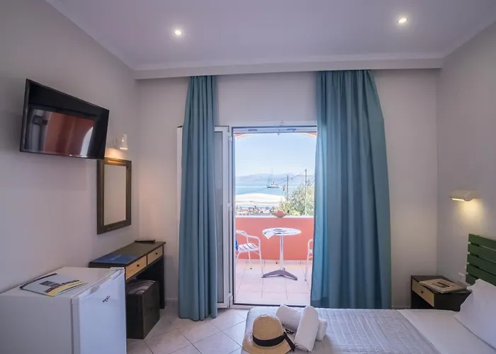 Bed & Breakfast Christina Beachfront By Hotelius Petrití