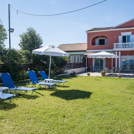 ベッド・アンド・ブレックファスト Christina Beachfront By Hotelius Petrití