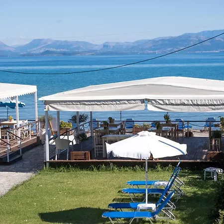 ベッド・アンド・ブレックファスト Christina Beachfront By Hotelius Petrití