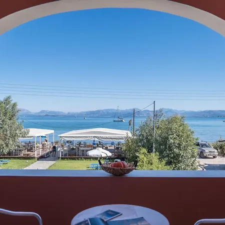 Christina Beachfront By Hotelius Petrití