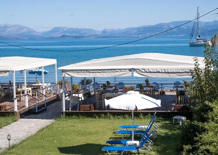 Bed & Breakfast Christina Beachfront By Hotelius Petrití